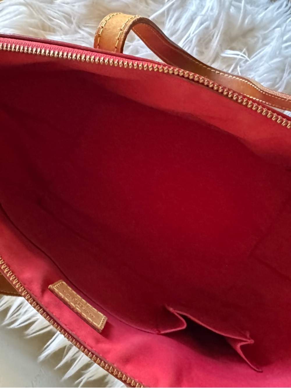 Louis Vuitton Red Vernis Bag - Picture 5 of 11